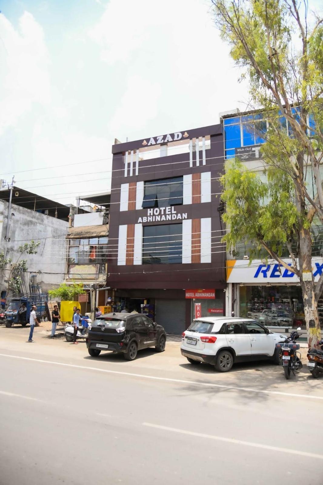 Hotel Abhinandan Indore Exteriör bild