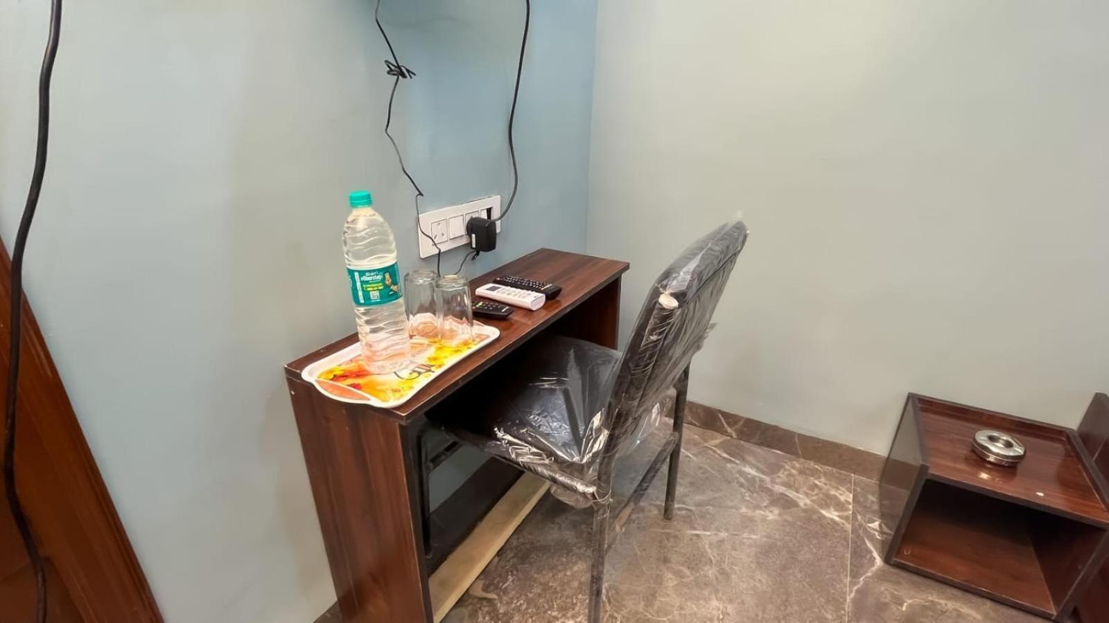 Hotel Abhinandan Indore Exteriör bild